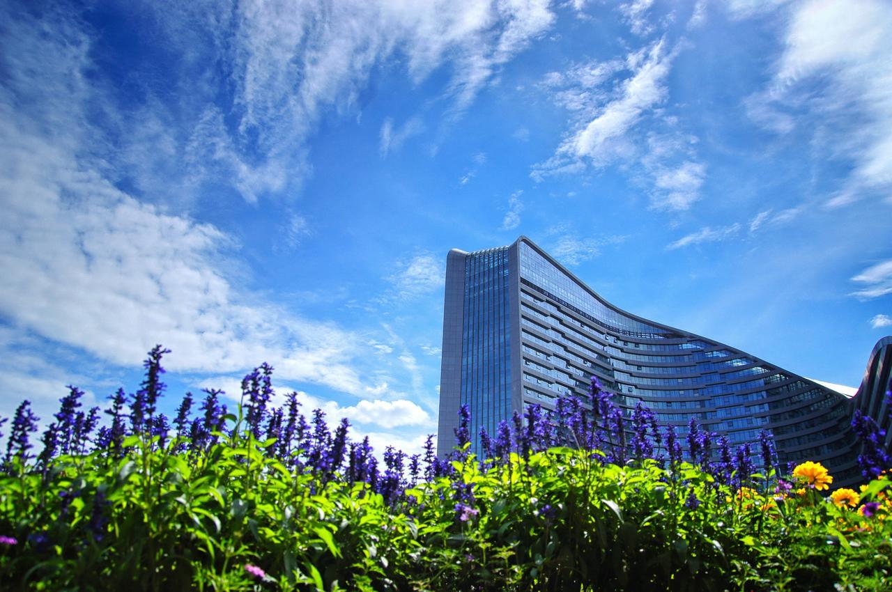 Howard Johnson Flower City Hotel Kunming Exterior photo